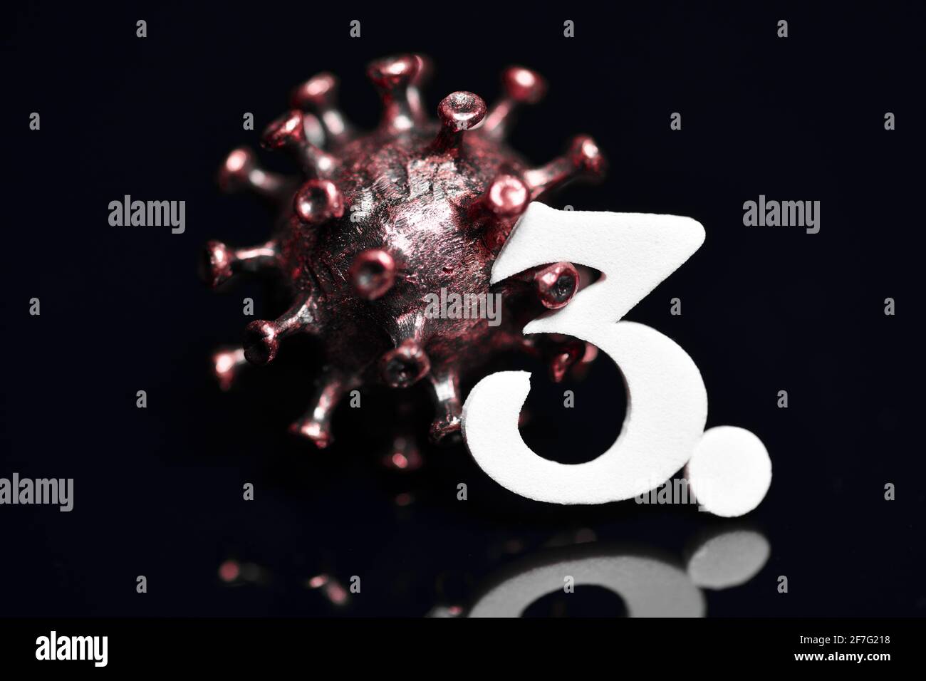 Tercera onda de Coronavirus, imagen simbólica Foto de stock