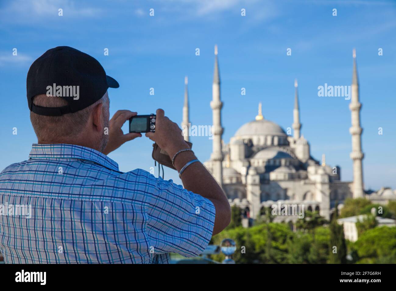 Turquía, Estambul, Turismo Tomando una foto de la Mezquita Azul Foto de stock