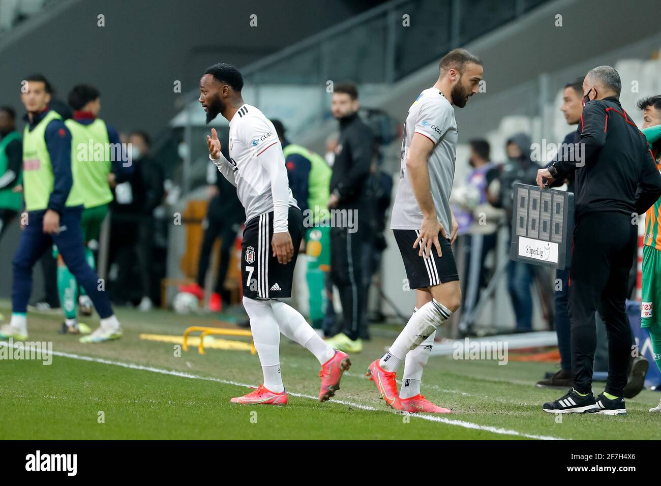 Francesco Zampano Jogador Frosinone Durante Primeira Partida Campeonato  Italiano Futebol — Fotografia de Stock Editorial © VincenzoIzzo #464933080