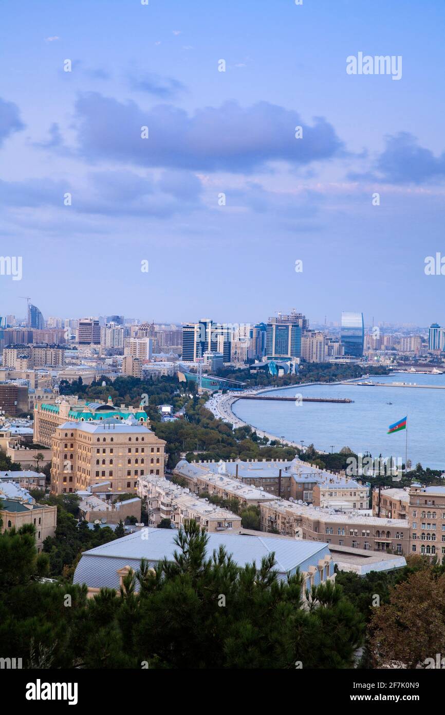 Azerbaiyán, Baku, vista a la bahía de Bakú Foto de stock