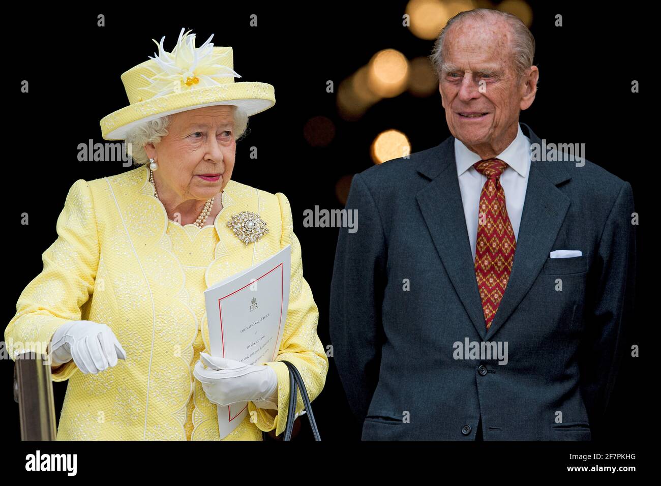 2008 *** Postcard original *** la reina Elizabeth-el príncipe felipe-Charles-William-harry