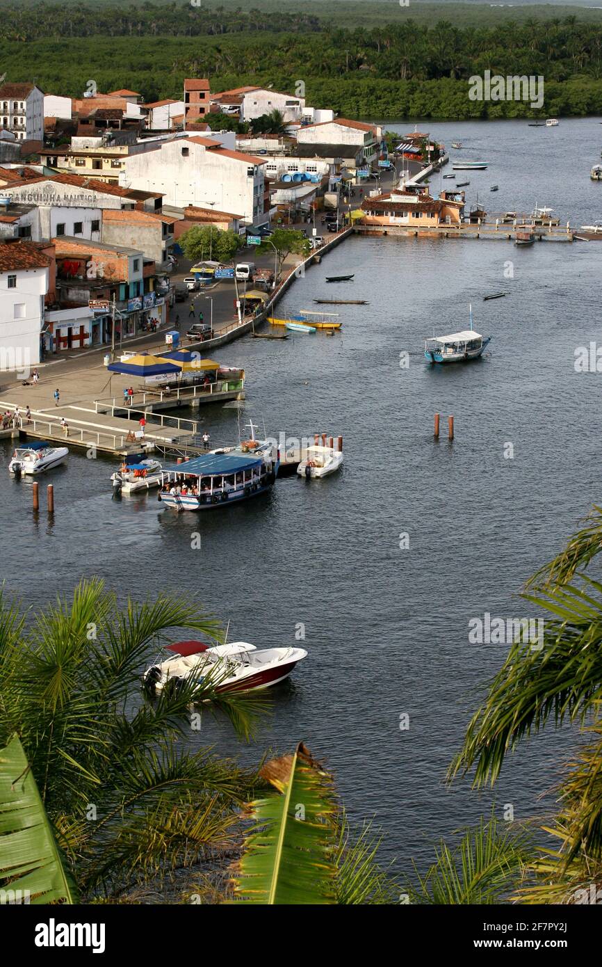 camamu, bahia / brasil - 10 de enero de 2012: Vista de la Bahía Camamu ubicada en la parte baja sur de Bahía, una región conocida como Costa do Dende. ** Foto de stock