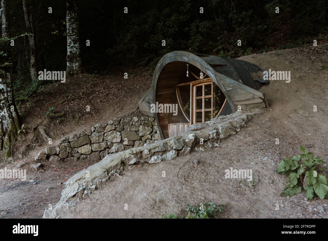 Fachada de la hermosa casa hobbit Foto de stock