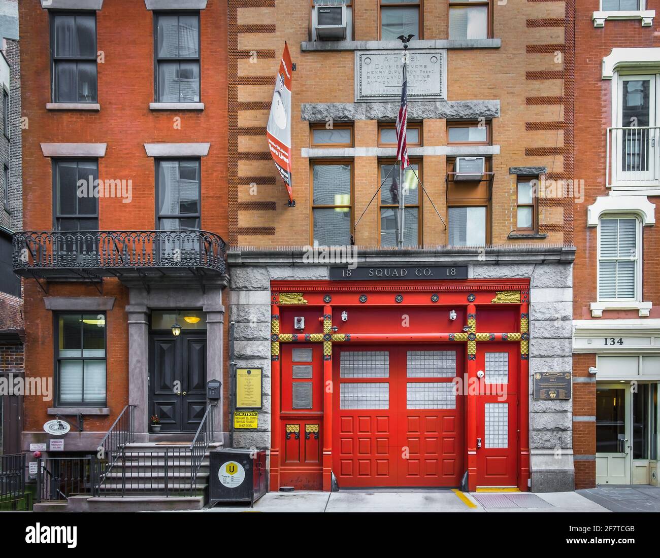 Ciudad de Nueva York, EE.UU., 2019 de mayo, vista de la fachada del edificio Squad Co 18 NYFD en el barrio West Village de Manhattan. Foto de stock
