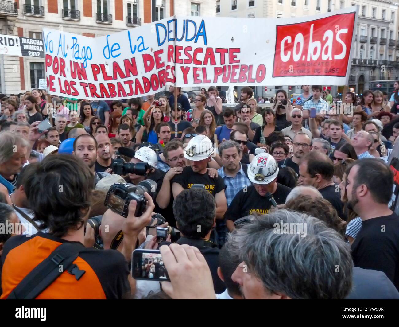 Madrid, España; julio de 11 2012. Mineros asturianos en huelga recibidos en Madrid con una manifestación masiva de apoyo. 15-M Movimiento. Fotografía tomada Foto de stock