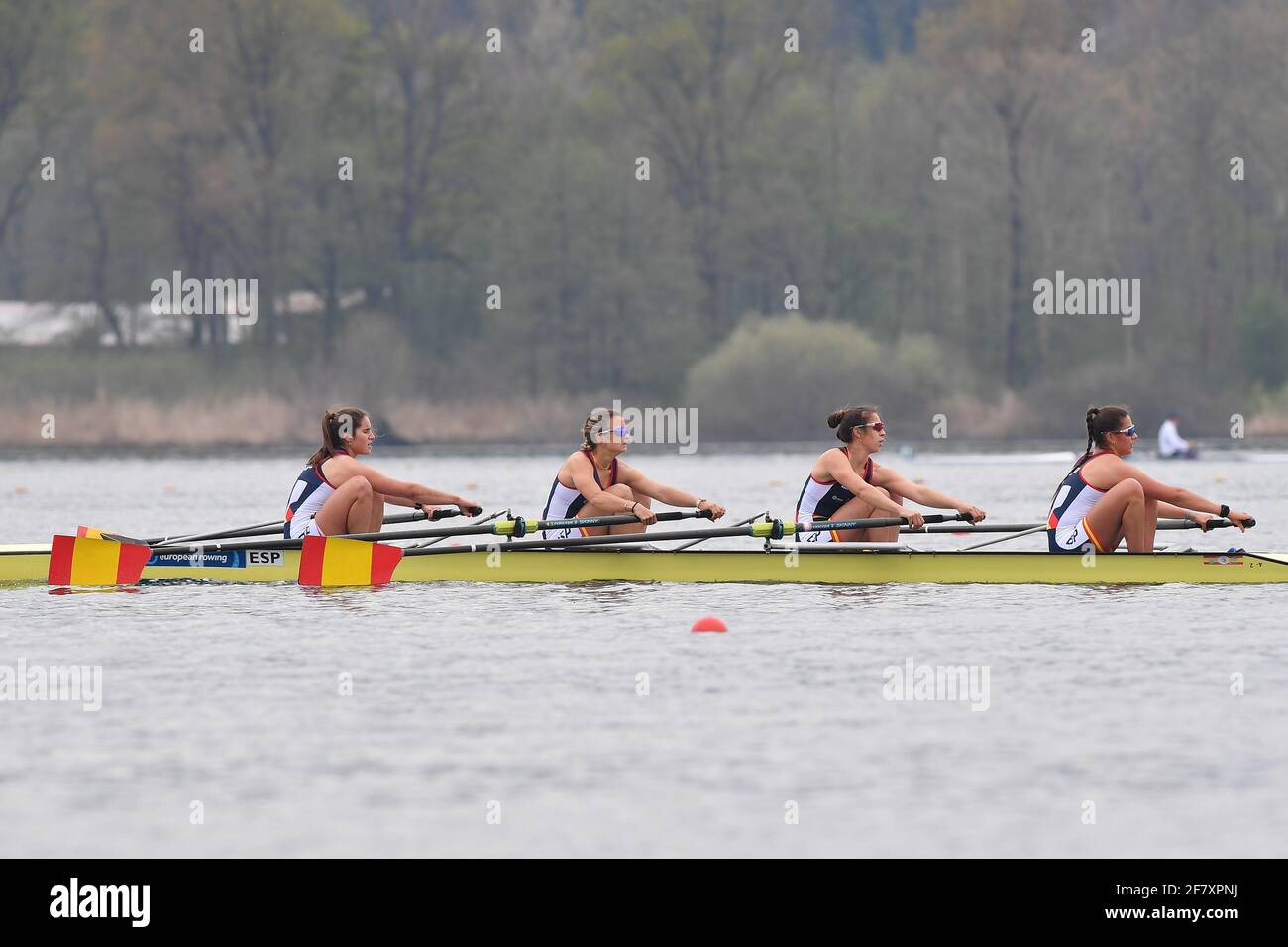 Varese, Italia. 10th de Abr de 2021. Aitzpea Gonzalez, Victoria Cid i Centelles, Nuria Puig Aguilo, Iria Jarama Díaz (ESP), Cuatro mujeres durante los Campeonatos Europeos de Remolque 2021, Canoying en Varese, Italia, abril de 10 2021 Crédito: Agencia de Fotografía Independiente/Alamy Live News Foto de stock