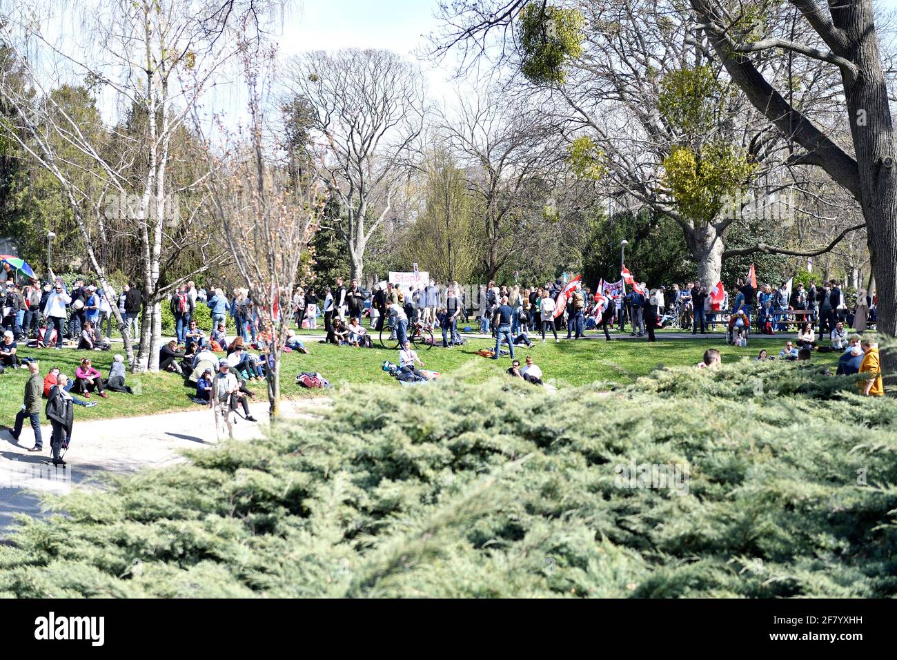 Viena, Austria. Abril 10th Abr, 2021. Este sábado, el centro de la ciudad de Viena se convertirá una vez más en un gran escenario de demostración. Porque conocidos opositores a las medidas de corona están pidiendo protestas. Los puntos de encuentro para las protestas se anunciarán a corto plazo a través de las redes sociales. La manifestación fue nuevamente prohibida por la policía. Foto de stock