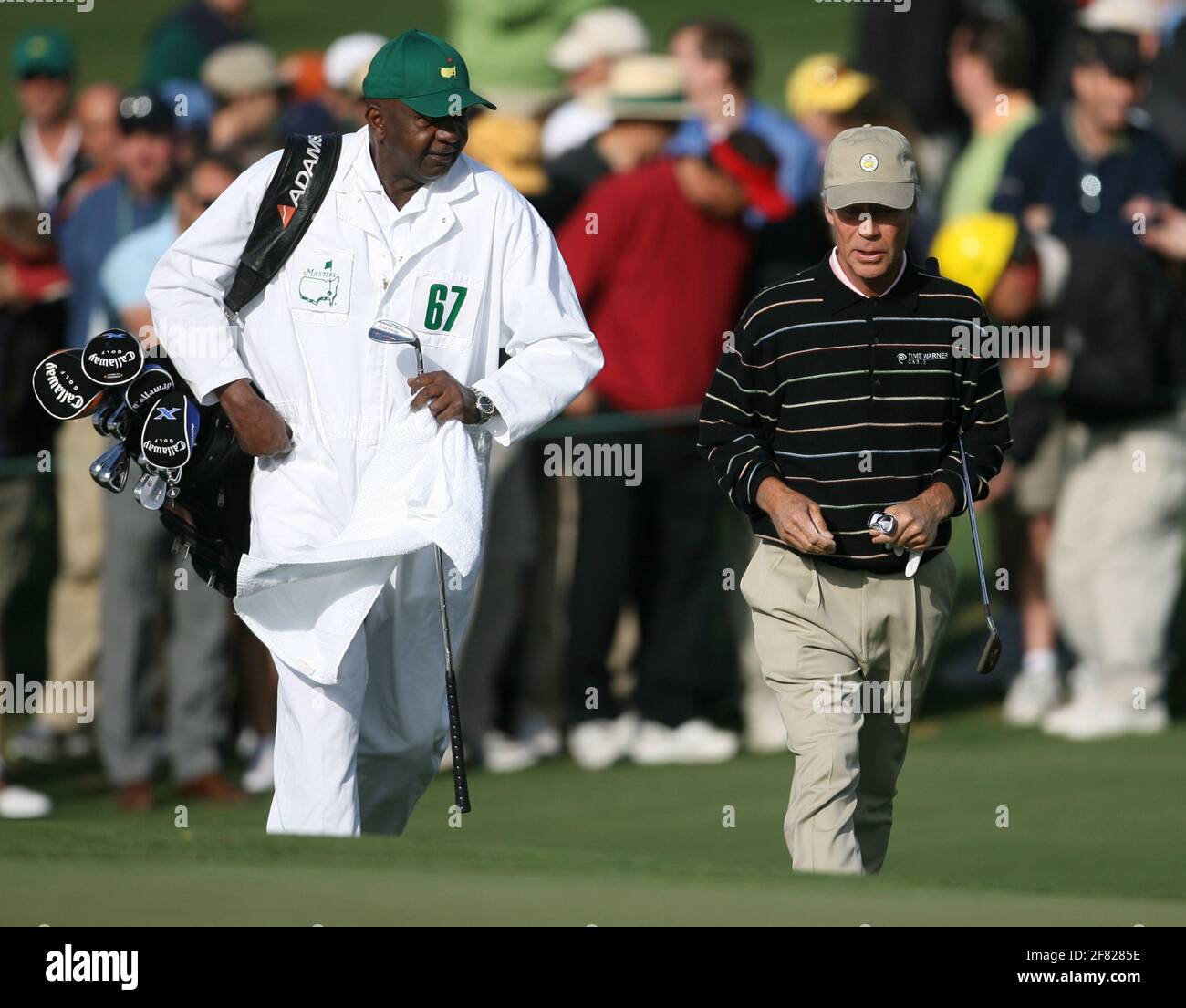 Augusta, Estados Unidos. 05th de Abr de 2007. Ben Crenshaw y Caddie Carl Jackson, se fueron, durante la primera ronda de los Masters en el Augusta National Golf Club el 5 de abril de 2007, en Augusta, Georgia. (Foto de Rich Glickstein/The State/TNS/Sipa USA) Crédito: SIPA USA/Alamy Live News Foto de stock