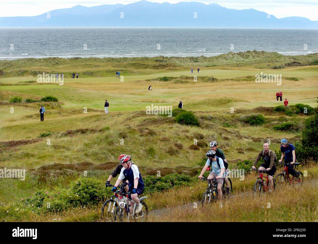 EL CAMPO DE GOLF ABIERTO EN TROON 2004. CALIFICACIÓN EN WESTERN GAILES. FOTO DAVID ASHDOWNOpen Golf Troon 2004 Foto de stock