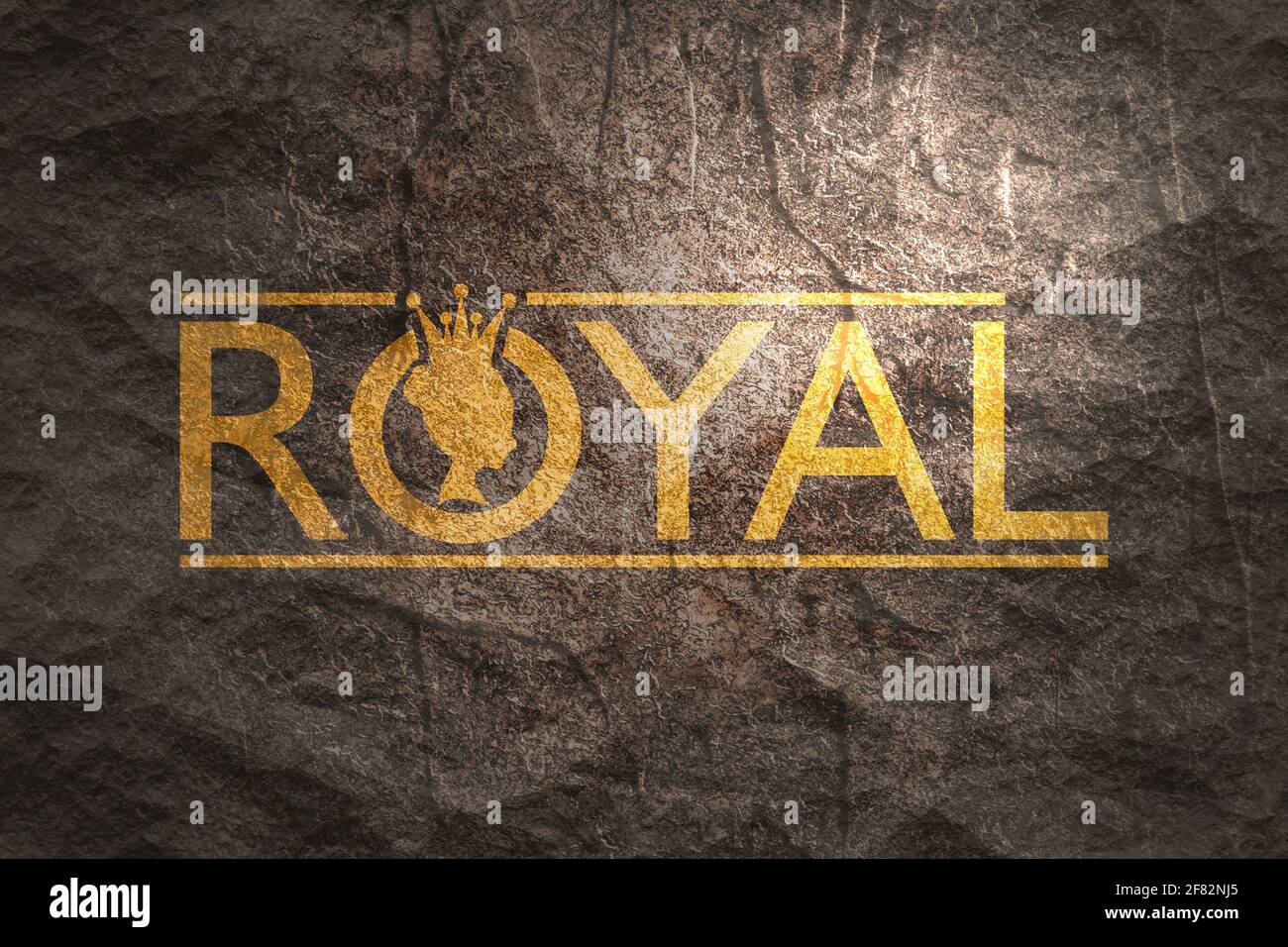 Emblema de lujo del Royal Club. Palabra real. Silueta de la cabeza de la  princesa con corona. Perfil de reina medieval. Insignia de fantasía  empresarial Fotografía de stock - Alamy