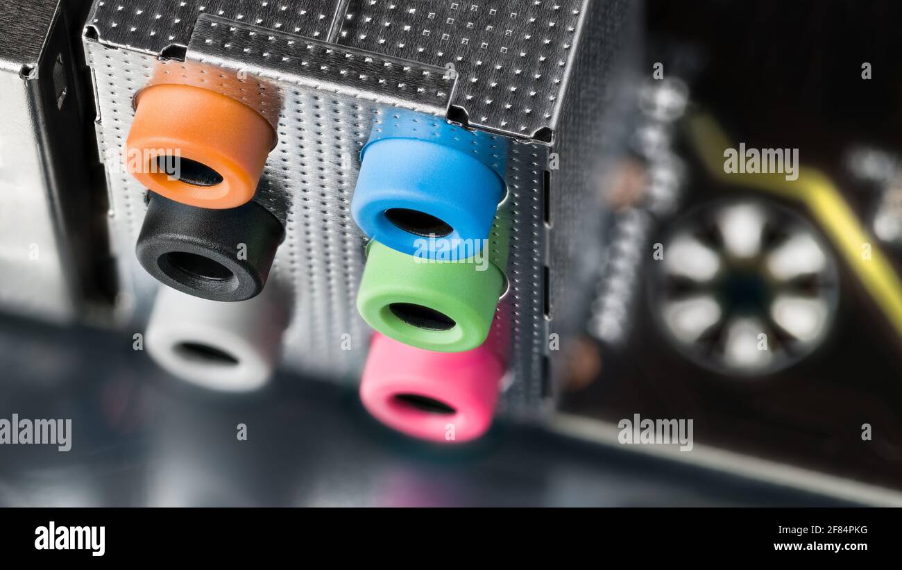Conectores de salida de audio fotografías e imágenes de alta resolución -  Alamy