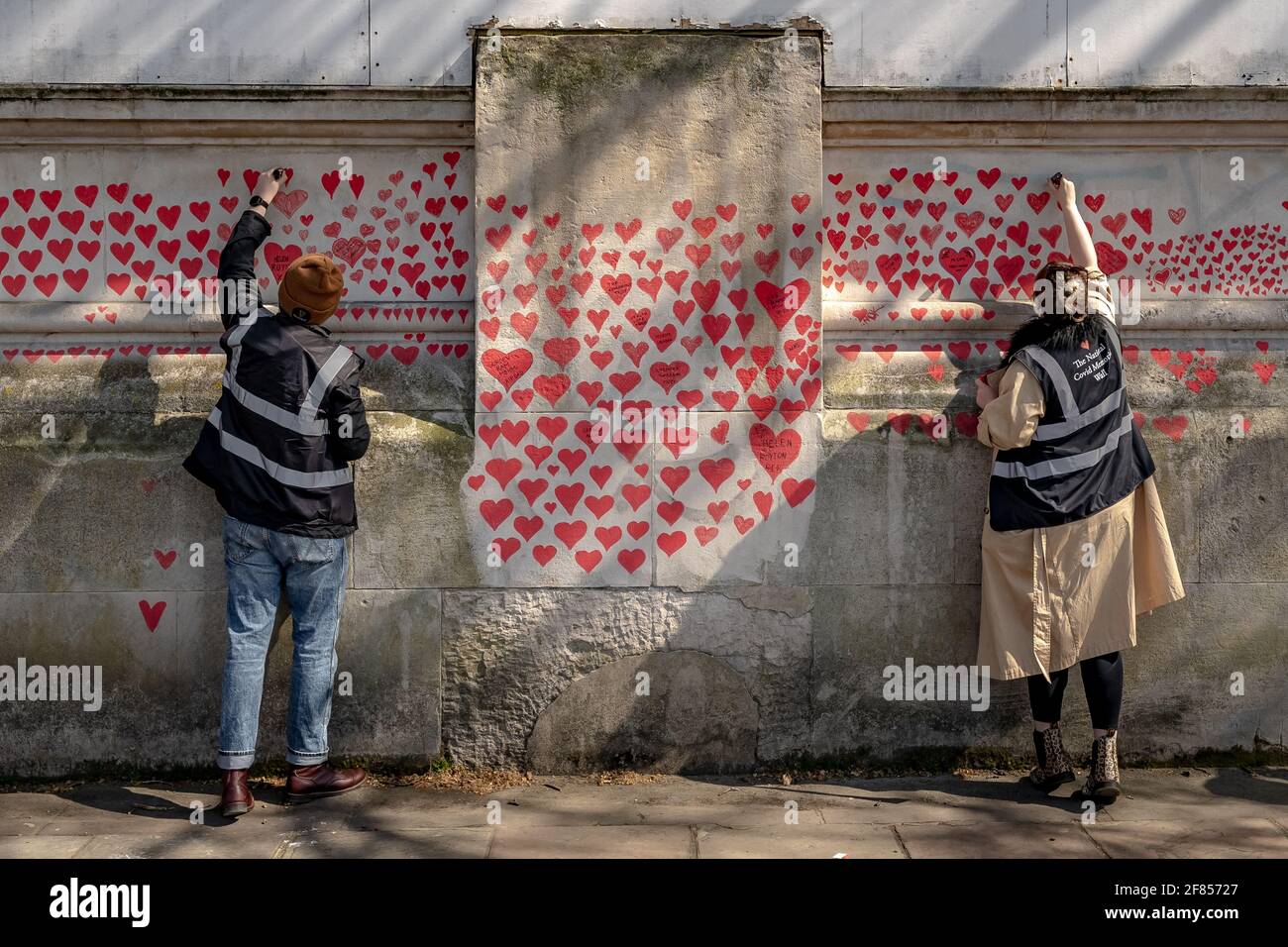 Coronavirus: National Covid Memorial Wall of Hearts, Westminster, Londres, Reino Unido. Foto de stock