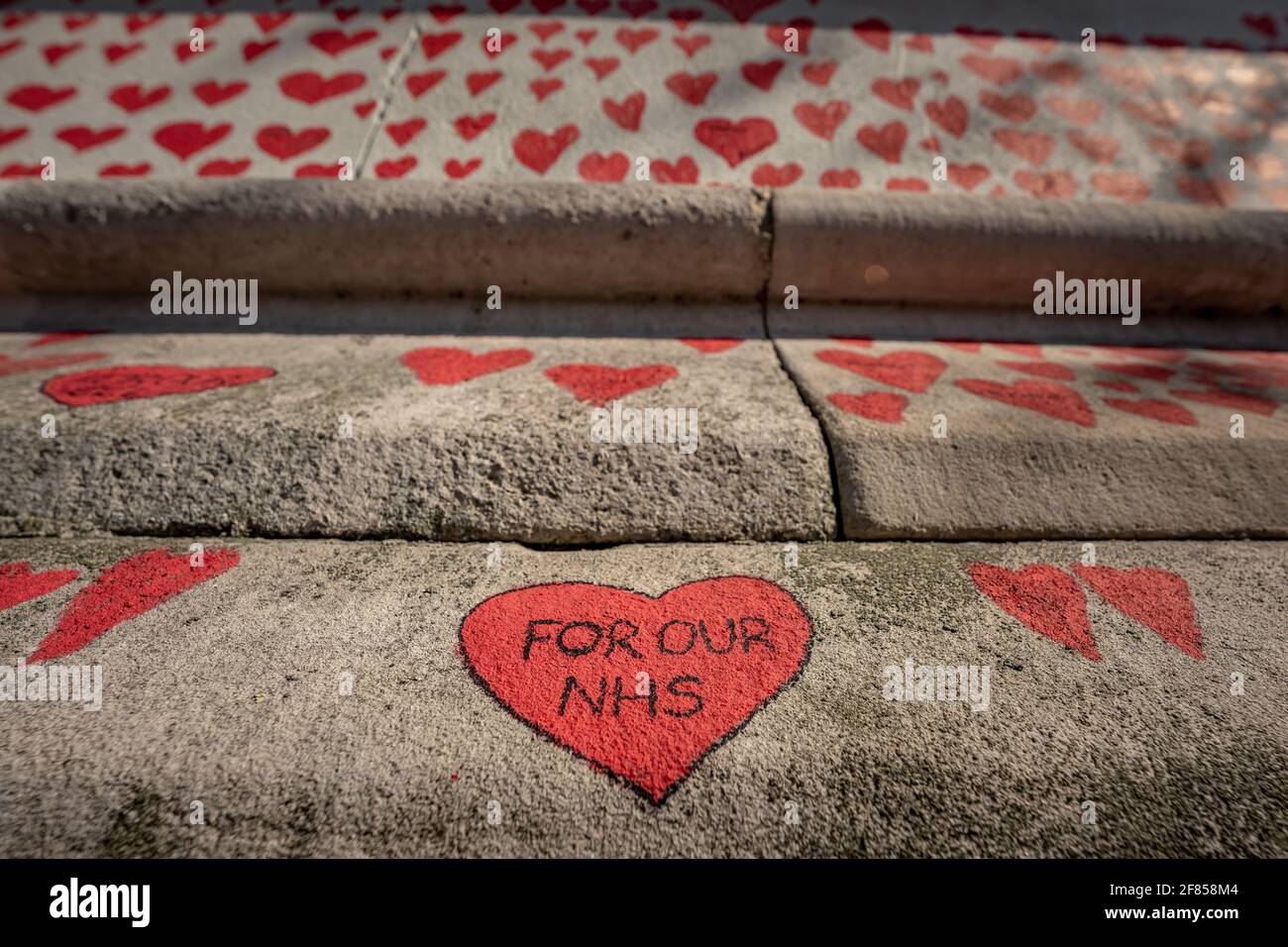 Coronavirus: National Covid Memorial Wall of Hearts, Westminster, Londres, Reino Unido. Foto de stock