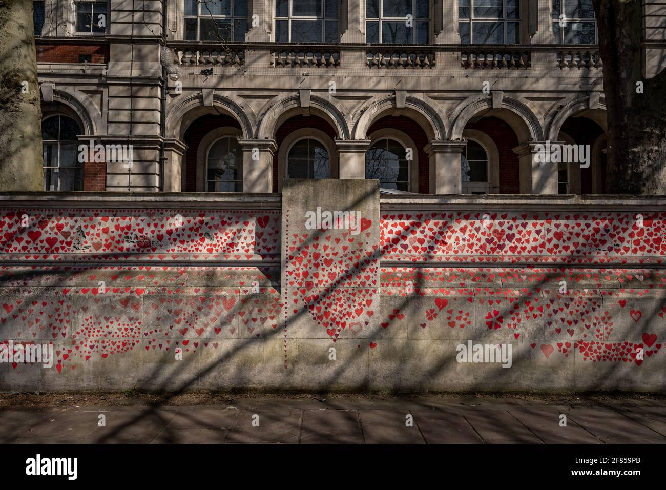 Coronavirus: National Covid Memorial Wall of Hearts, Westminster, Londres, Reino Unido. Foto de stock