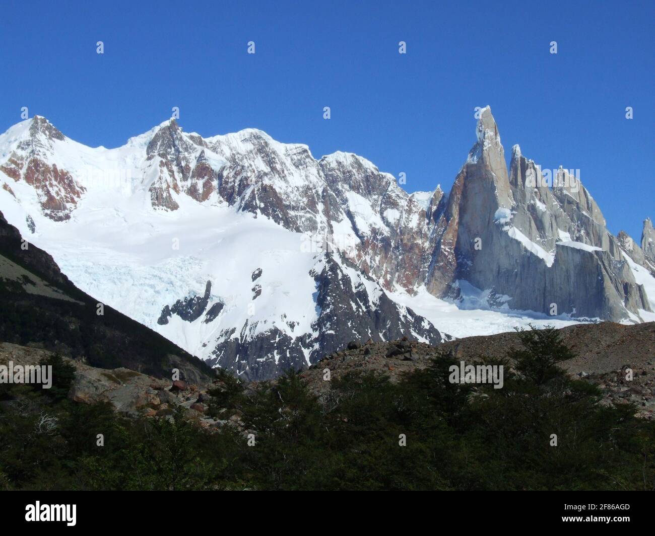 Impresionante cordillera de Cerro Torre, Patagonia, Argentina Foto de stock