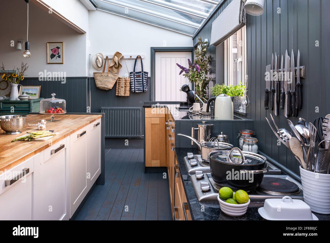 Habitat ex-display cocina en la casa de vacaciones extendida West Sussex. Foto de stock