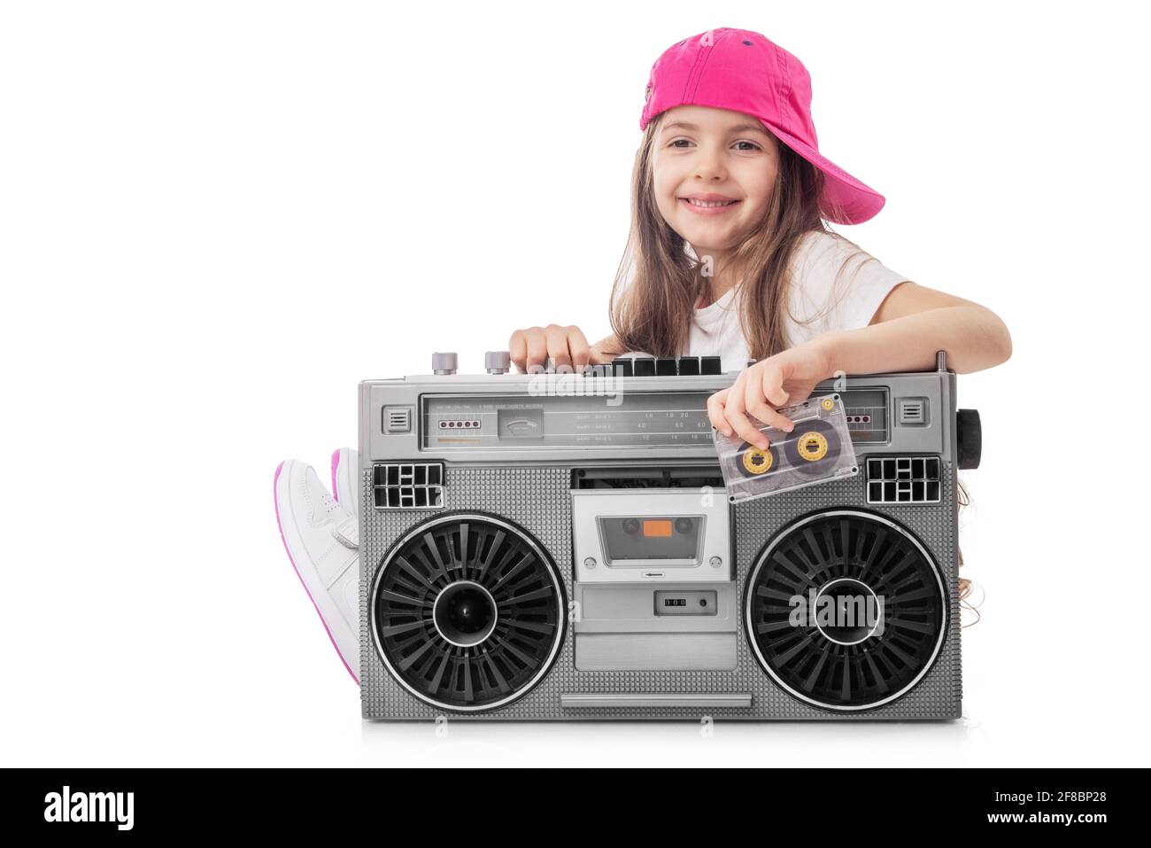 Radio cassette woman fotografías e imágenes de alta resolución - Alamy