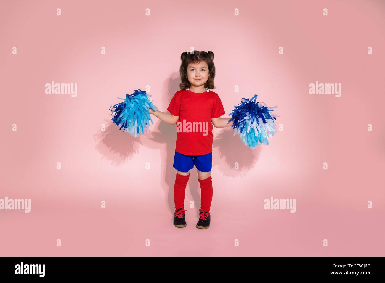 Pompones azules fotografías e imágenes de alta resolución - Alamy