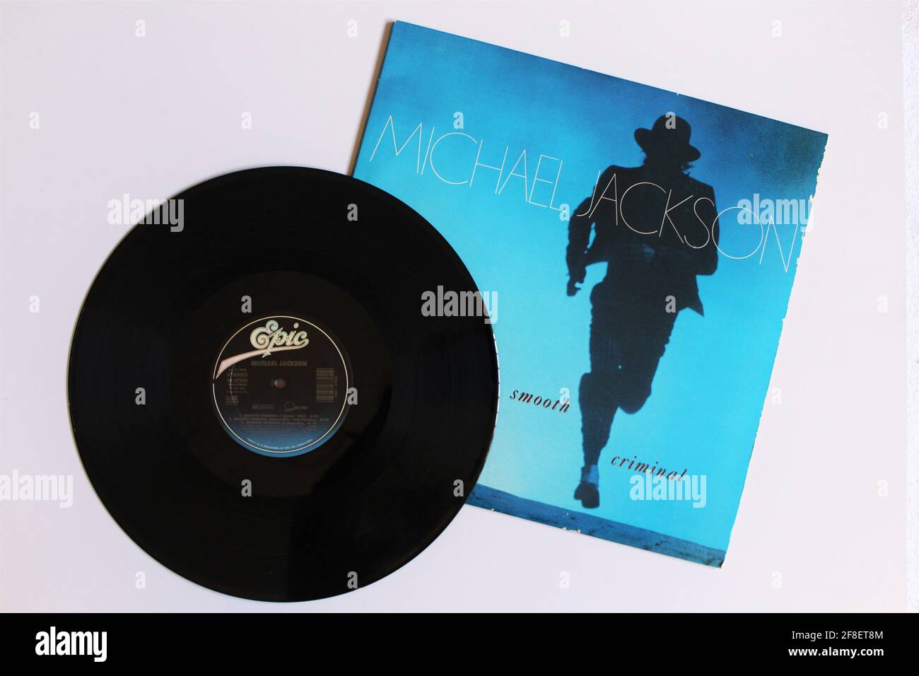 Pop, disco, rock y funk artista, Michael Jackson álbum de música en disco LP de vinilo. Título: Smooth Criminal álbum de portada Foto de stock