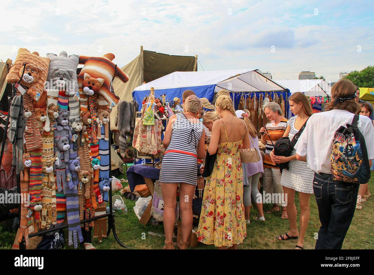 Rusia. Moscú. Feria de Artesanías Folk en el histórico festival del parque  Kolomenskoye Fotografía de stock - Alamy