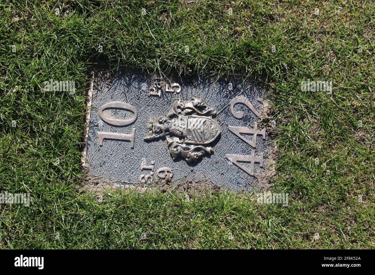 Scotland, Ayrshire Turnberry Golf Ailsa Course 12 de abril de 2021. El agujero de 10th conocido como Dinna Fouter. Marcadores en T Foto de stock