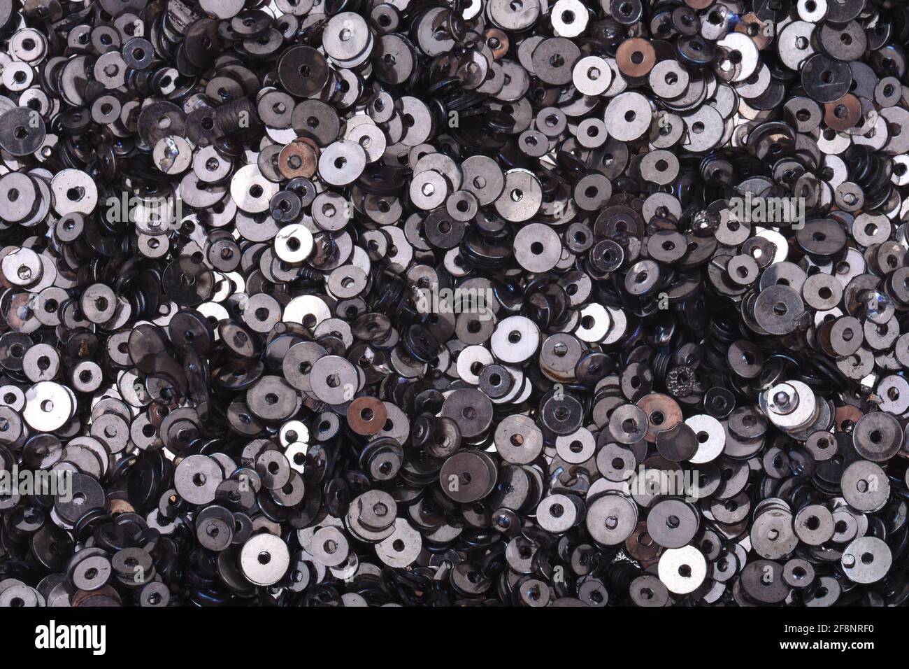 Fondo de primer plano con lentejuelas negras plateadas Foto de stock