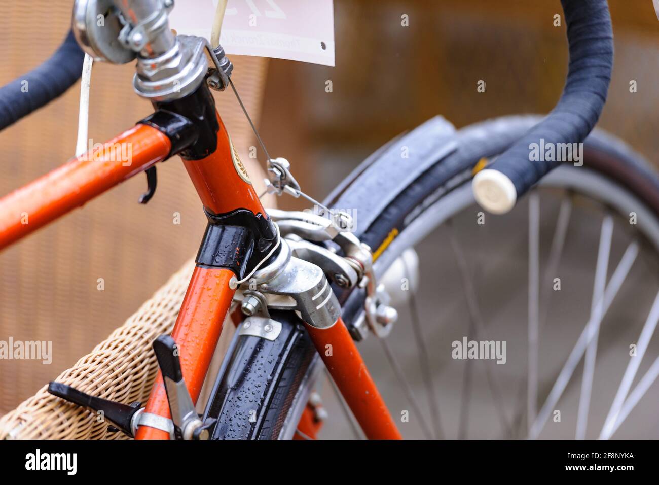 niedersulz, austria, 12 de junio de 2016, detalle de una bicicleta de  carretera clásica puch bergmeister en un evento de bicicleta de época en  velo veritas Fotografía de stock - Alamy