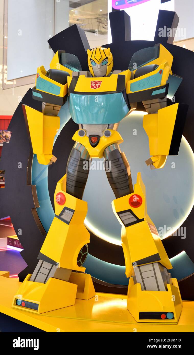 Autobot bumblebee fotografías e imágenes de alta resolución - Alamy