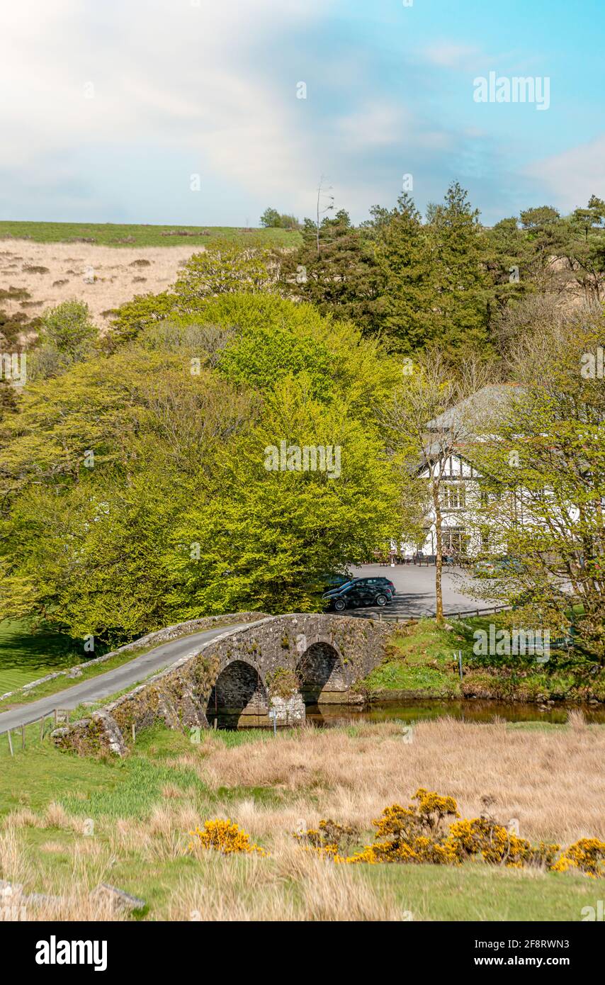 Dos puentes en el Parque Nacional de Dartmoor en Devon, Inglaterra Foto de stock