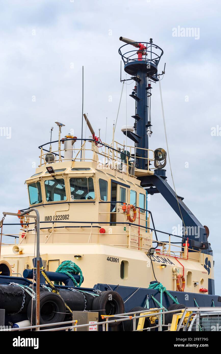 Actualmente operando fuera del Puerto de Eden, NSW, el pusher tug Cooma es un buque de 473Gr toneladas construido en 1983 por las vías resbaladizas de Carrington en Newcastle, Australia Foto de stock