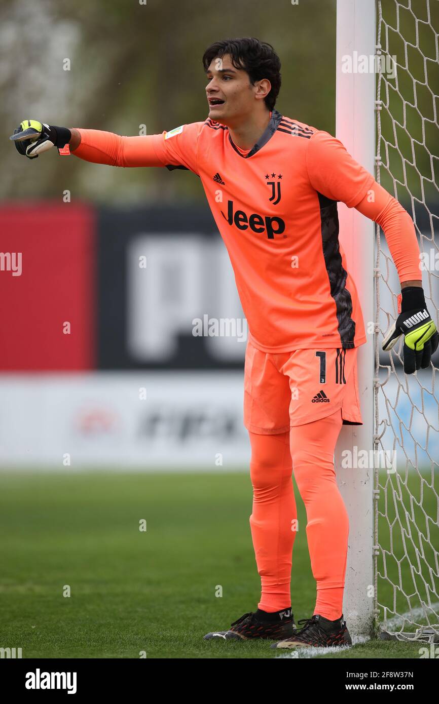 Milán, Italia, 10th de abril de 2021. Giovanni Garofani de la Juventus  durante el partido Primavera
