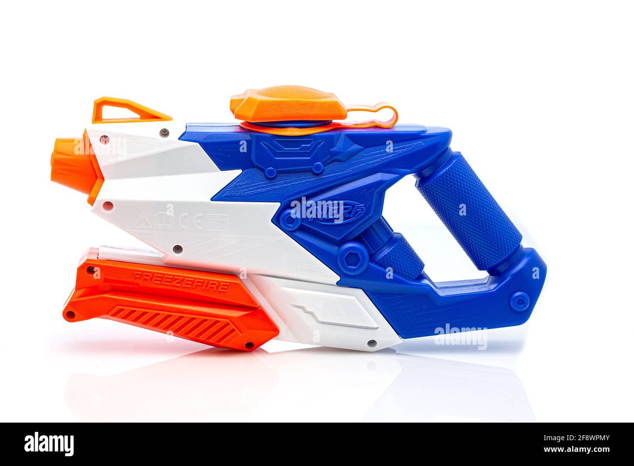 Pistola de juguete nerf fotografías e imágenes de alta resolución Alamy