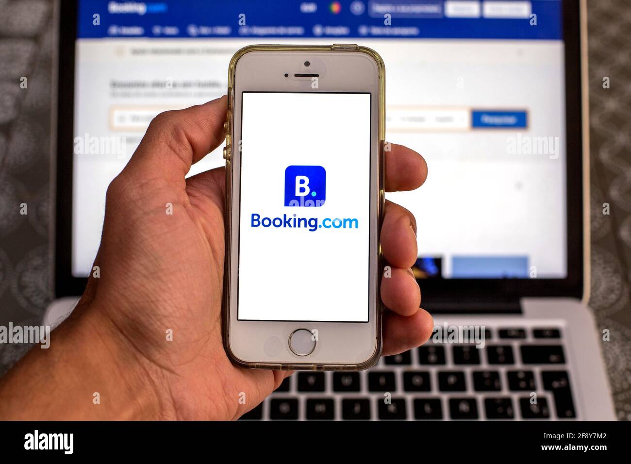 Booking com app fotografías e imágenes de alta resolución - Alamy