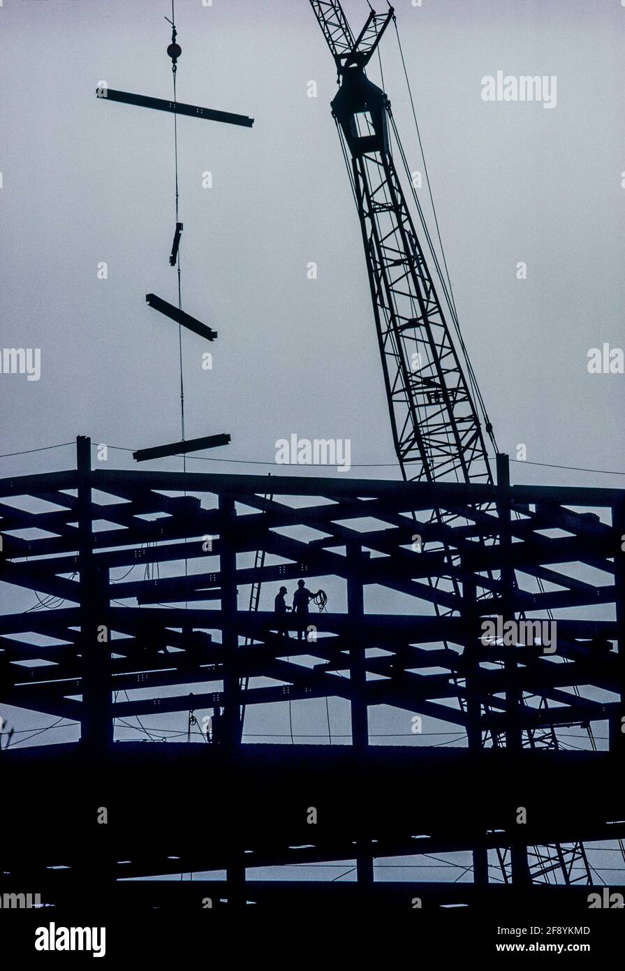 Obra de construcción al atardecer, Chicago, Illinois, Estados Unidos Foto de stock