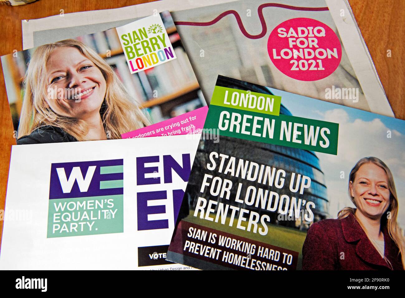 Elecciones Mayorales de Londres folletos políticos, Suian Berry Green Party Candidato, Womens Equality Party, Sadiq Khan Labor para Alcalde de Londres en el Reino Unido 2 Foto de stock