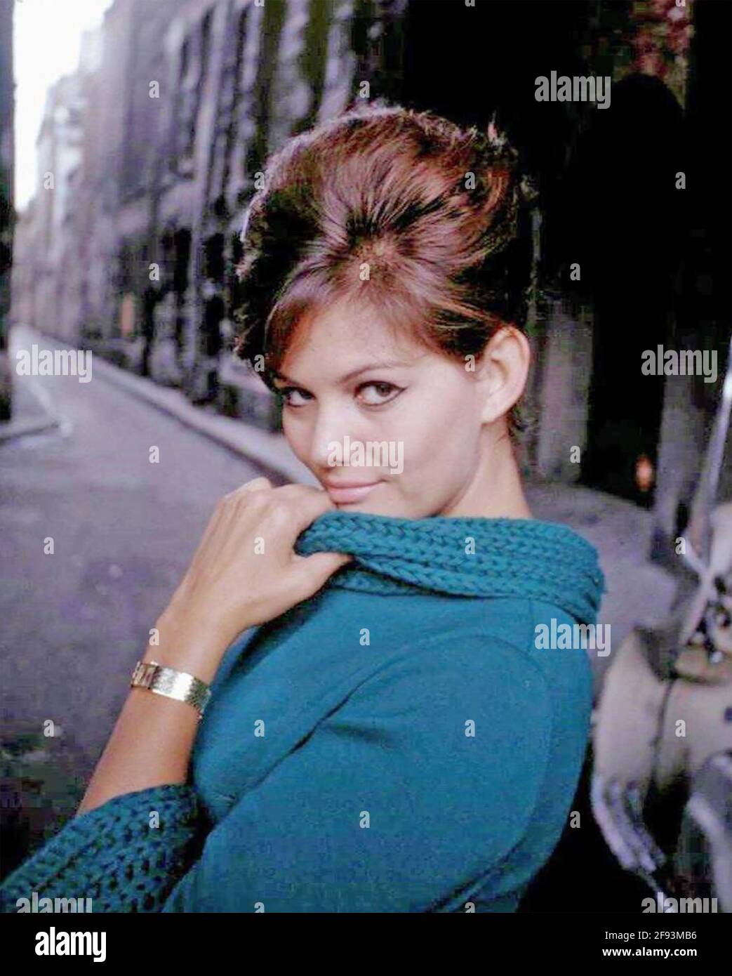CLAUDIA CARDINALE, actriz italiana cerca de 1960 Foto de stock