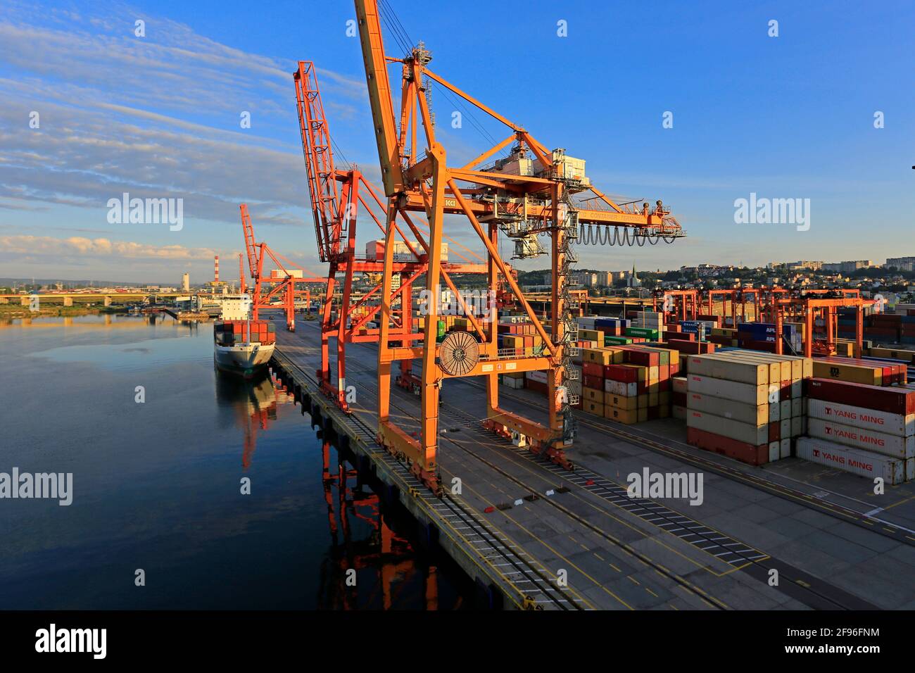 Port gdynia near fotografías e imágenes de alta resolución - Alamy