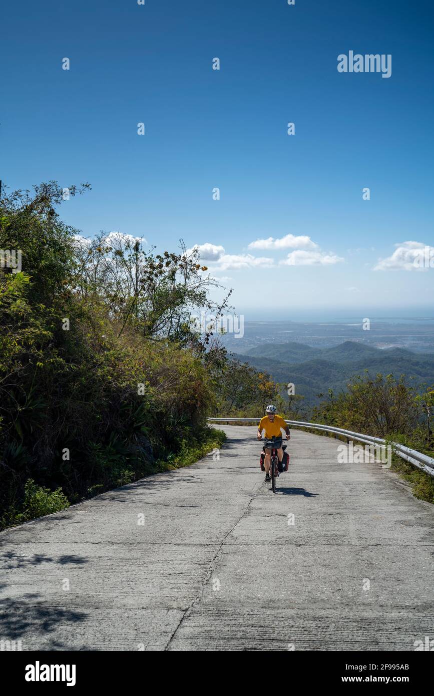Excursión en bicicleta por las Montañas Escambray desde Topes de Collantes  hasta Trinidad, Provincia Sancti Spiritus, Cuba Fotografía de stock - Alamy