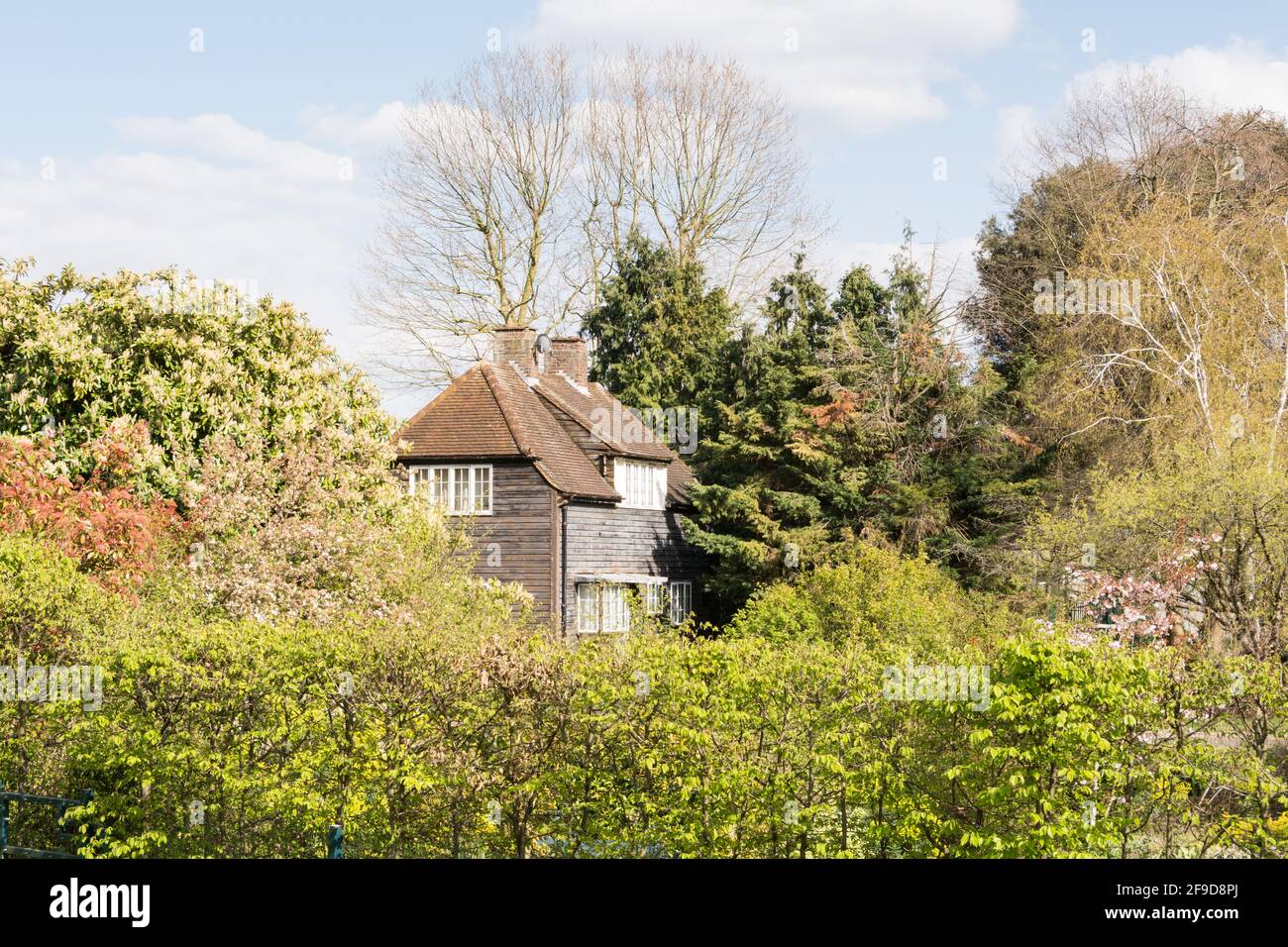 Una casa aislada en los terrenos de Bishops Park, Fulham, Londres, SW6, Reino Unido Foto de stock