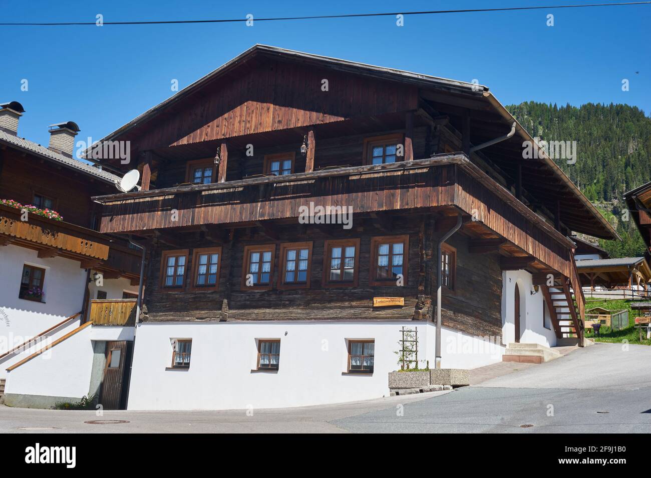 Bauernhaus en Obertilliach, Tiroler Gailtal, Tiroler Lesachtal, Tirol, Österreich Foto de stock