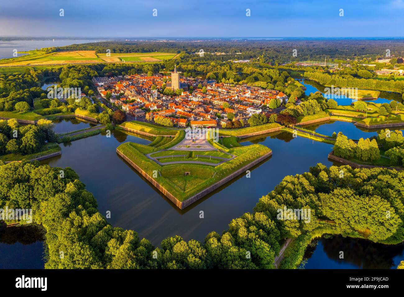 Naarden Old town, una histórica ciudad amurallada en Holanda del Norte, Holanda, vista aérea Foto de stock