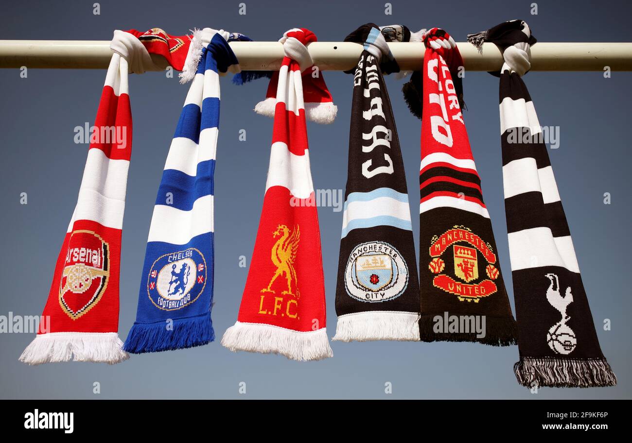 Una selección de bufandas fotografiadas en Londres de los equipos ingleses  de la Liga Premier del fútbol Chelsea, Manchester City, Manchester United,  Arsenal, Liverpool y Tottenham Hotspur, que anunciaron en una declaración