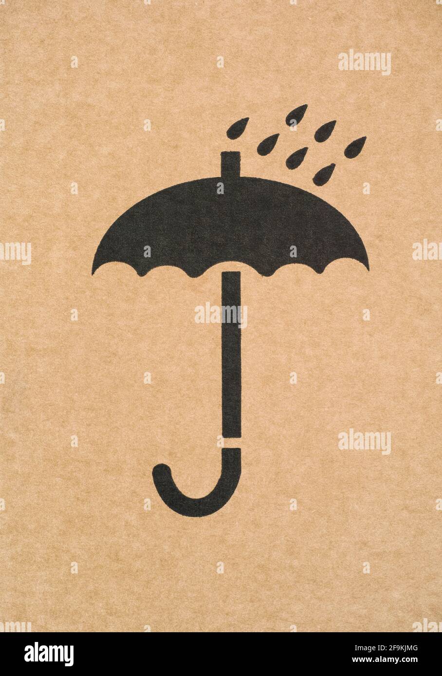 Símbolo de paraguas en cartón. Símbolo frágil o de embalaje. Primer plano  Fotografía de stock - Alamy