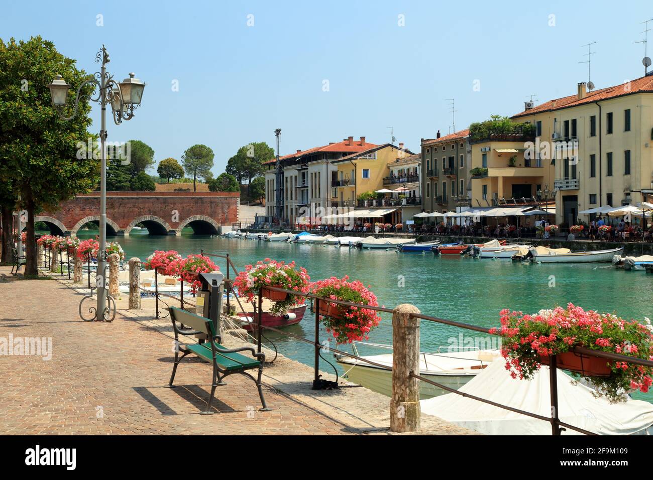 Peschiera del Garda, Lago de Garda, Lago de Garda, Gardasee, Italia Foto de stock