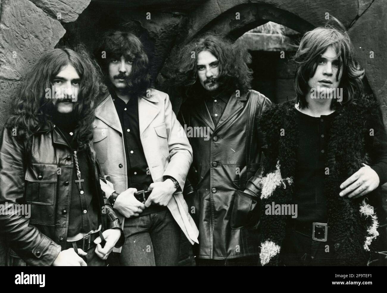 Banda inglesa de rock Black Sabbath: El guitarrista Tony Iommi, el baterista Bill Ward, el bajista Geezer Butler y el vocalista Ozzy Osbourne Foto de stock