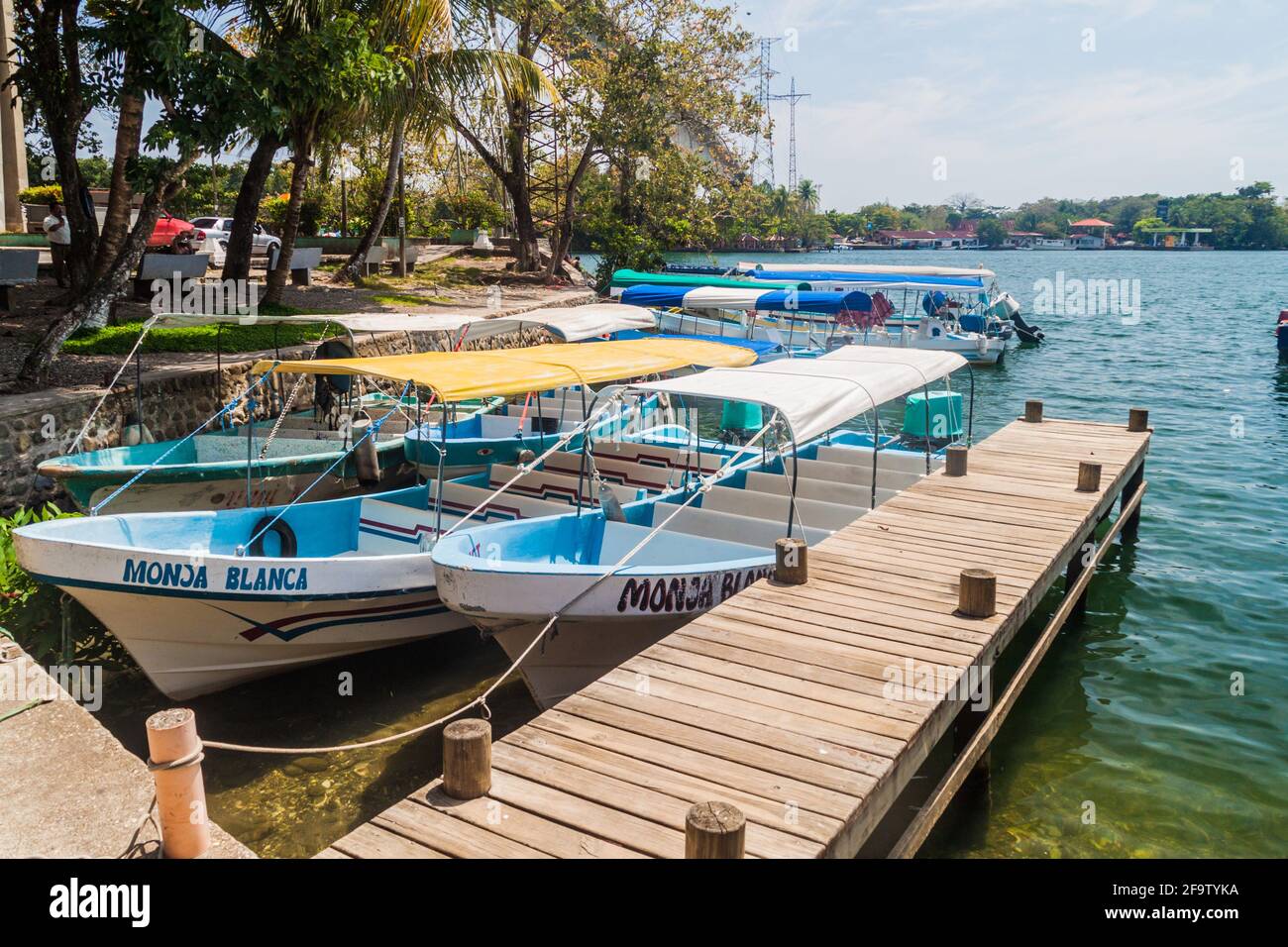 Rio Dulce Guatemala Boats In Fotos e Imágenes de stock Alamy