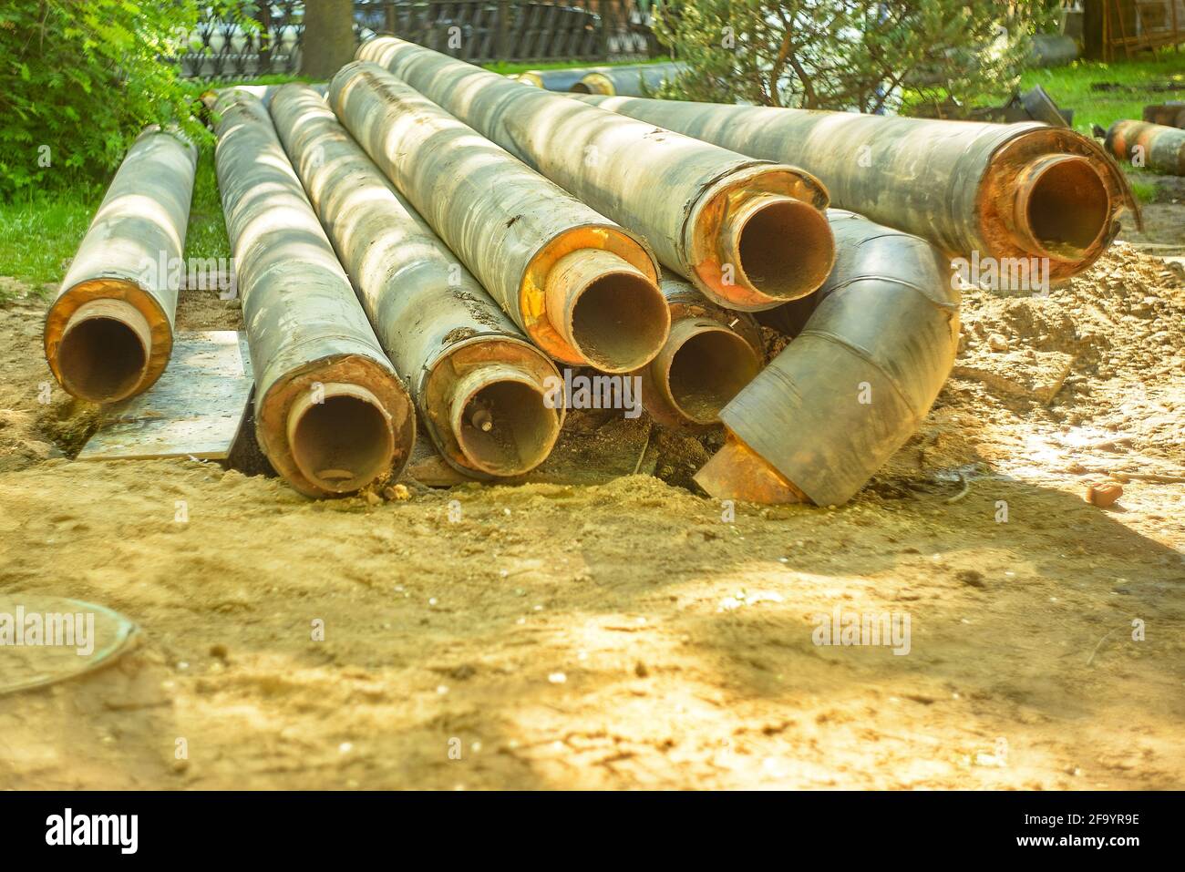 tuberías de agua grandes nuevas. tuberías de agua de colocación