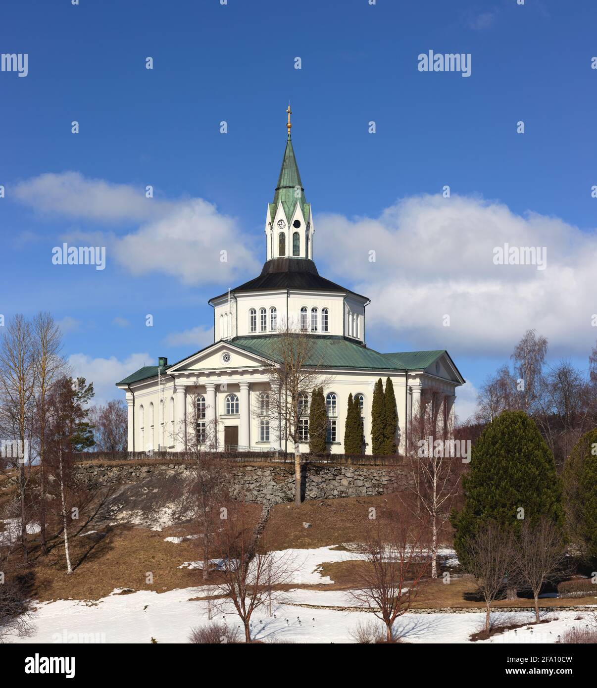 Själevads kyrka (iglesia de Själevad) cerca de Örnsköldsvik, Suecia Foto de stock