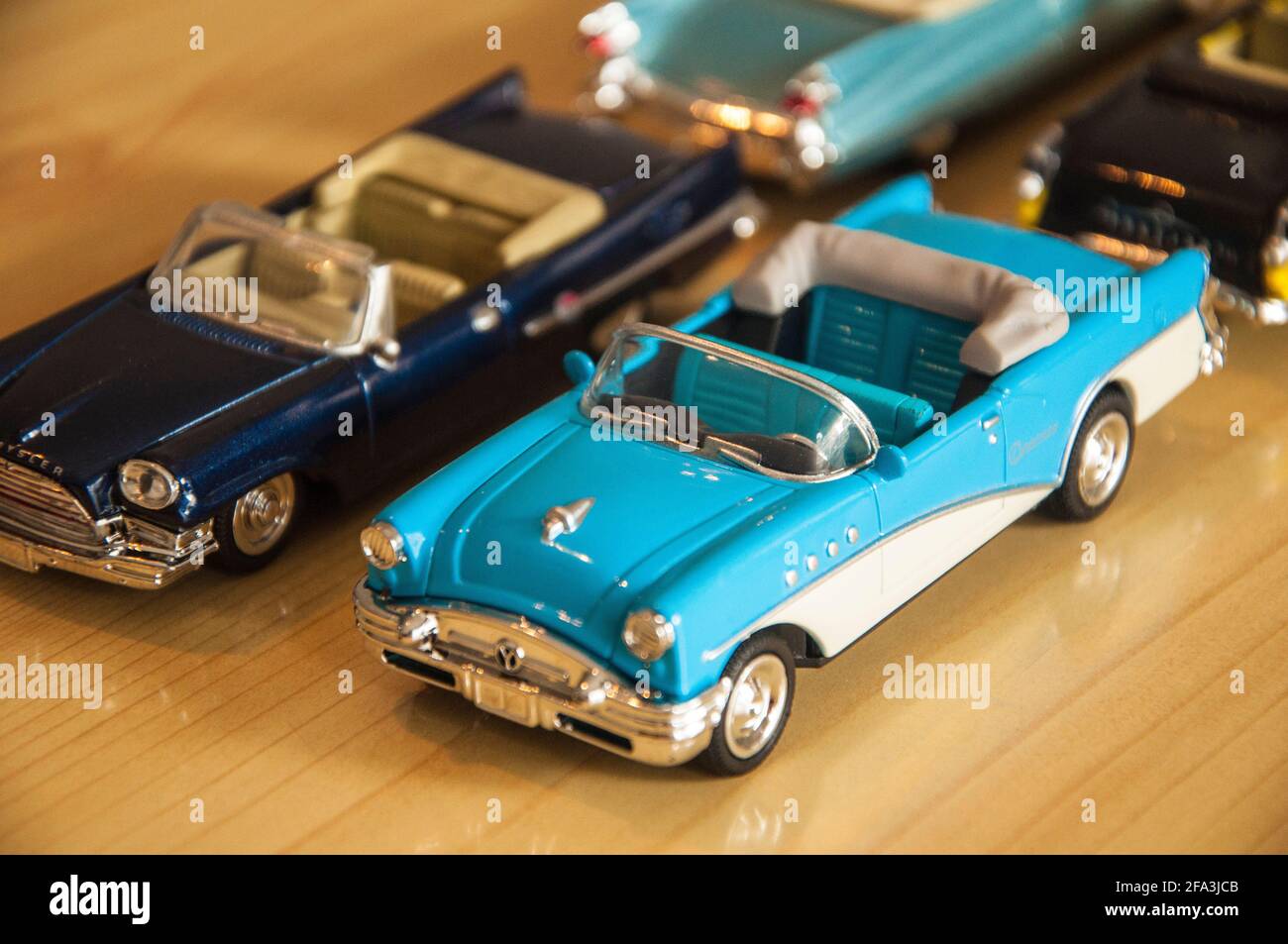 Colección de carros de juguete de metal fotografías e imágenes de alta  resolución - Alamy