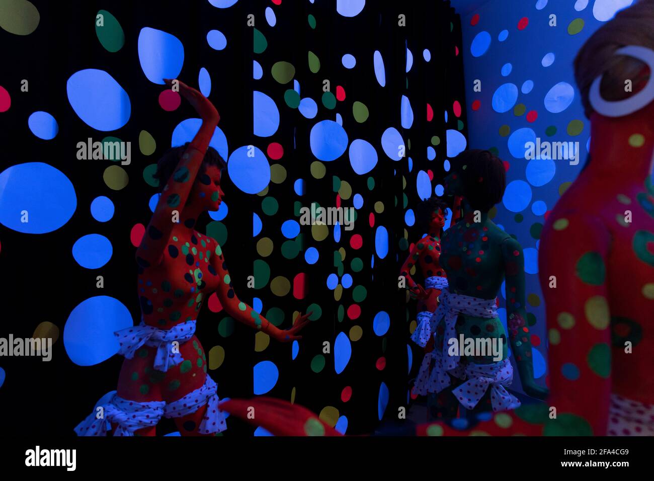 Yayomi kusama fotografías e imágenes de alta resolución Alamy